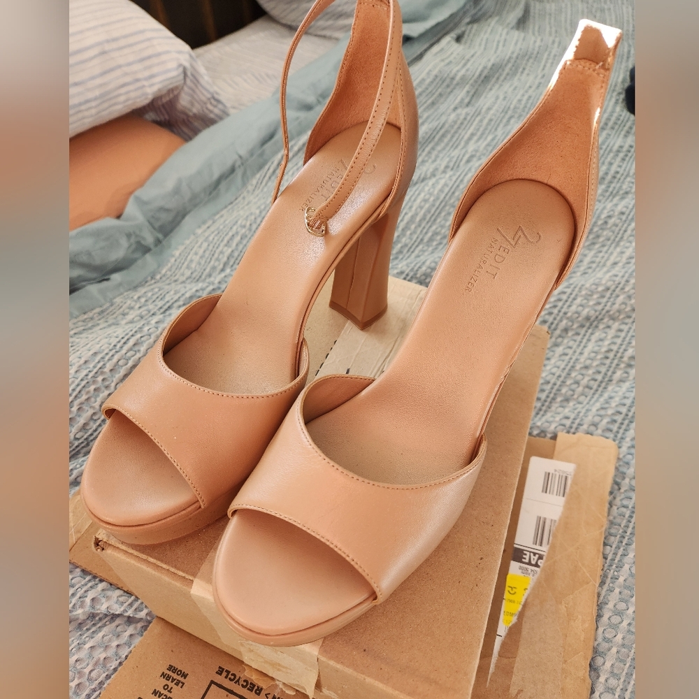 Naturalizer 27 Edit Delphie Sandal
